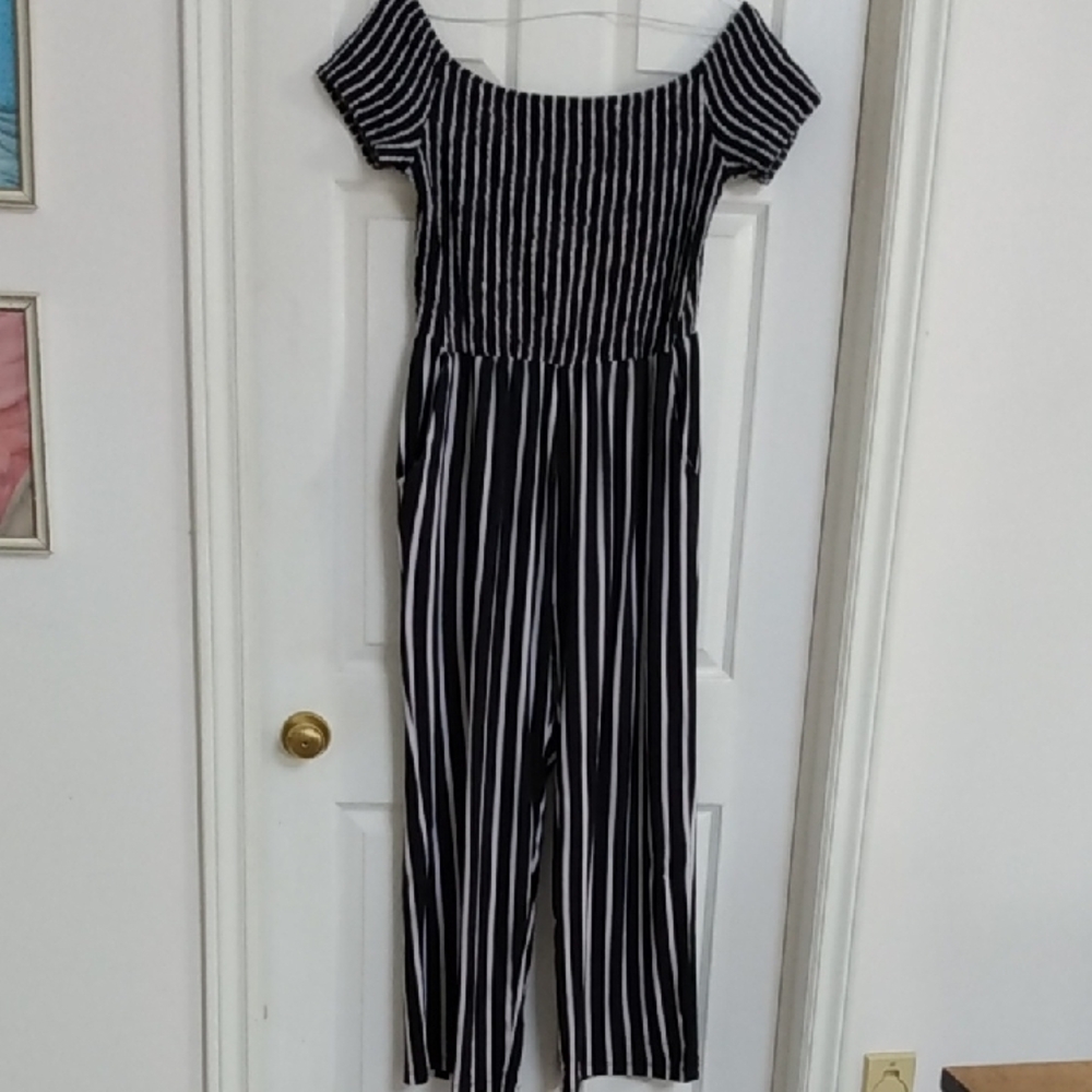 Chic Off-Shoulder Striped Jumpsuit